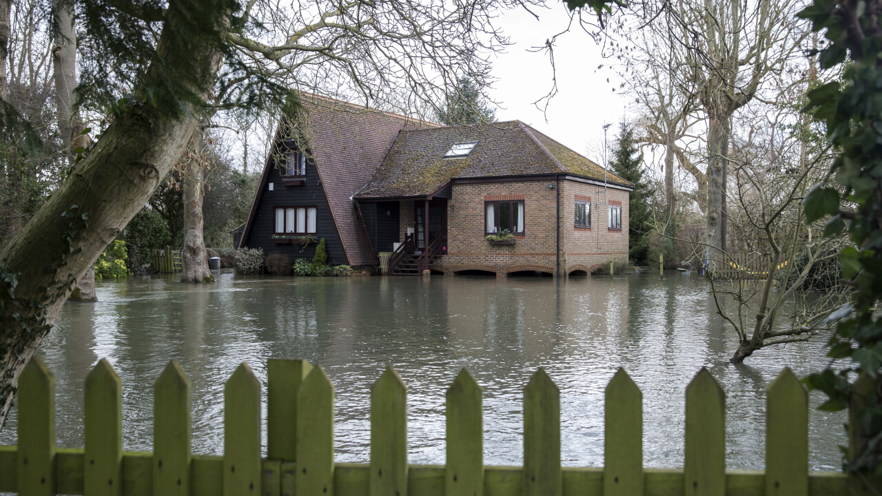 Flooding At Multi Million Pound Homes Along The Thames Riviera