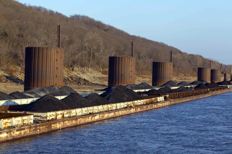 Coal barges in Illinois
