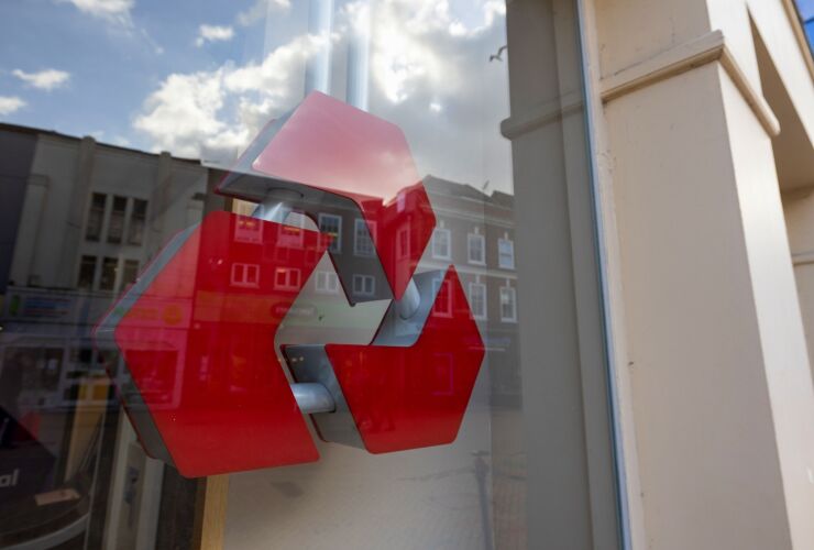 U.K. High Street Banks Ahead of Earnings