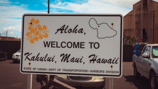 Welcome to Hawaii sign
