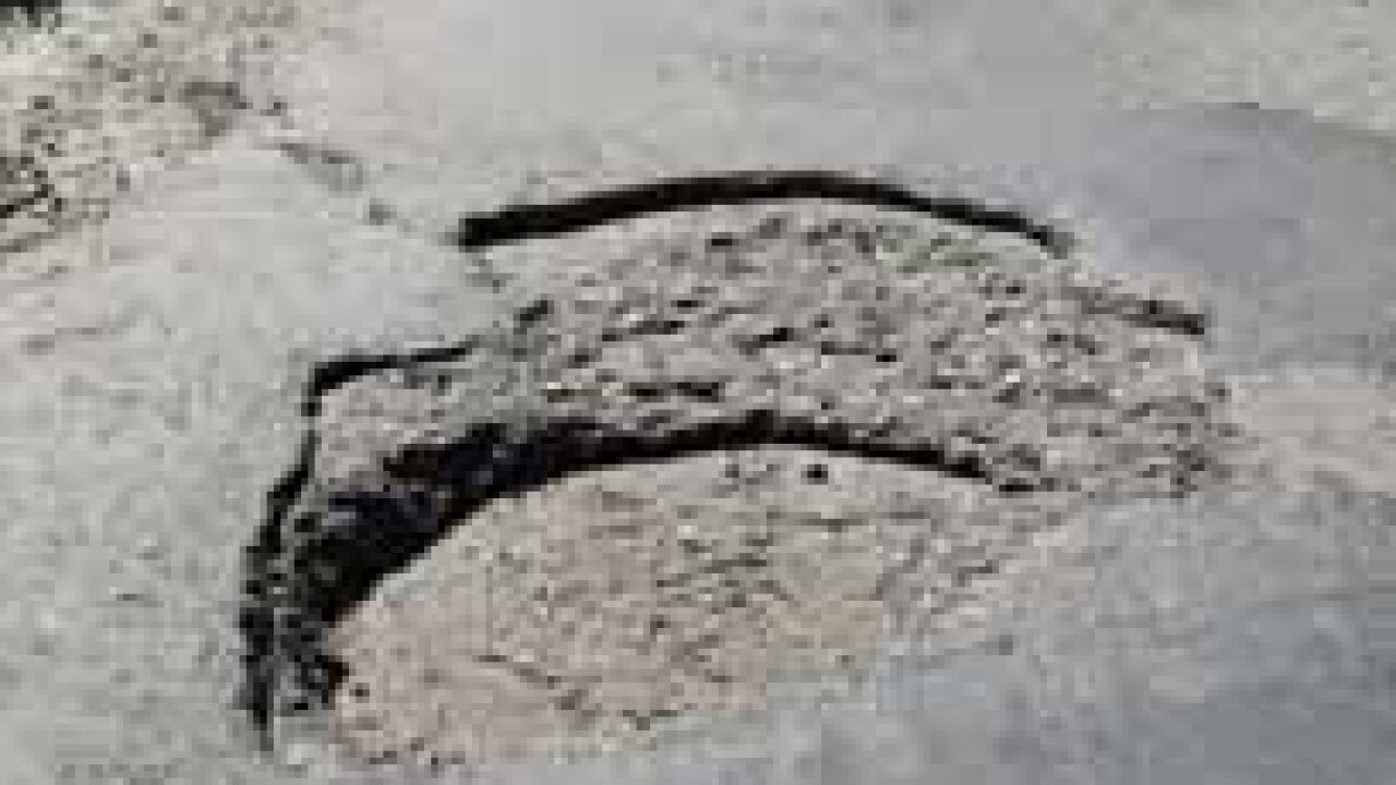 fotolia-hole-in-road.jpg