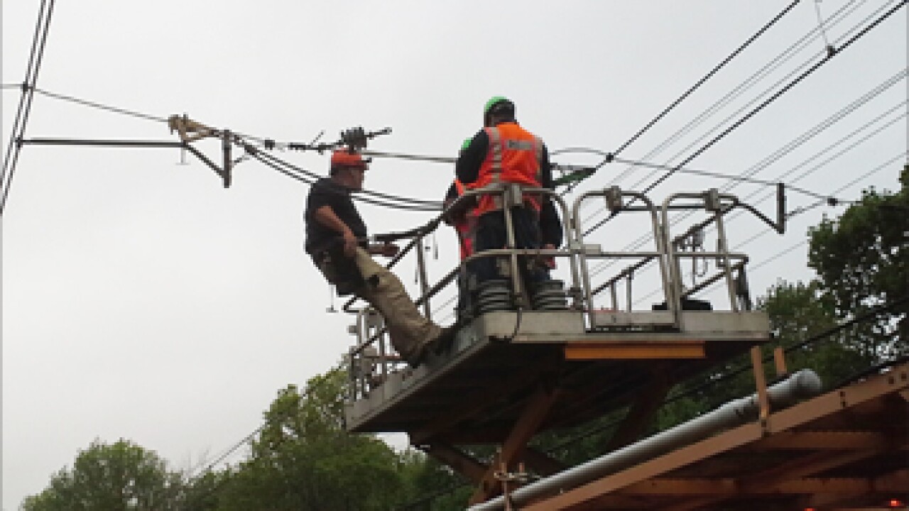 catenary-repairs-by-metro-north-crew-357.jpg