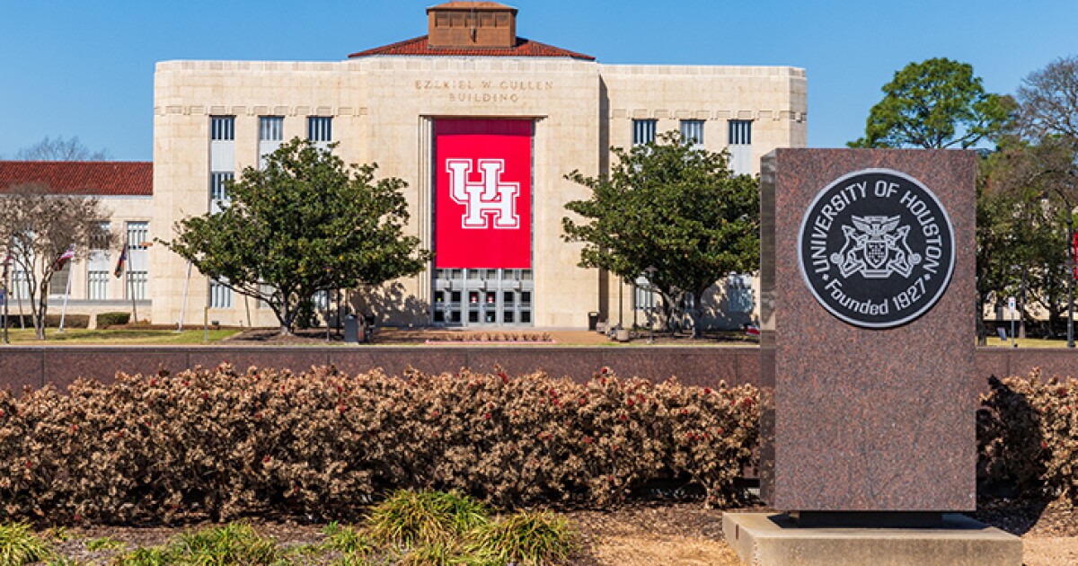 Passage of endowment fund lifts University of Houston's rating outlook Passage of endowment fund lifts University of Houston's rating outlook