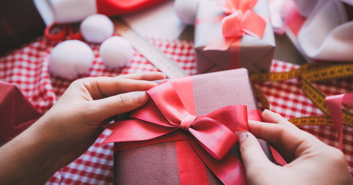 Holiday greeting strategies for financial advisors Holiday greeting strategies for financial advisors