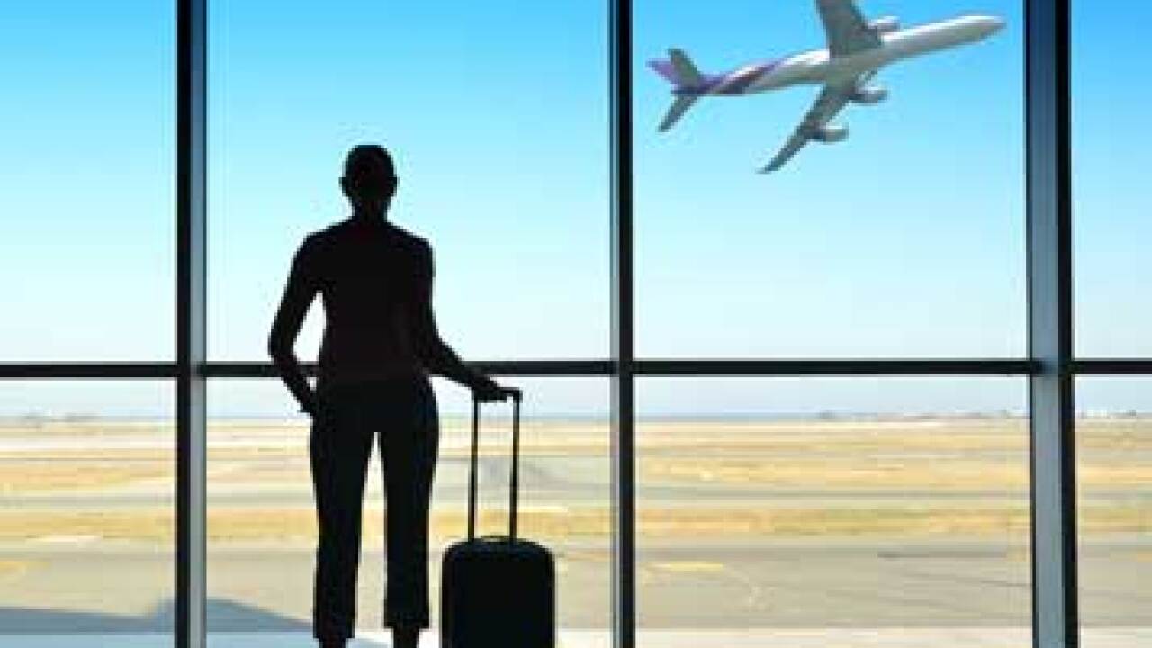 person-airport-fotolia.jpg