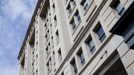 Carlyle to Manage Investments for Mortgage Fund Pivoting to CLOs