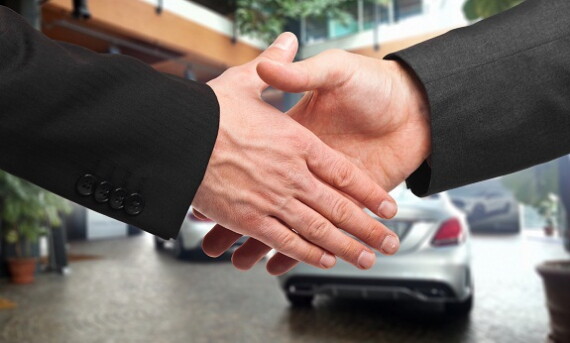Bartering_handshake