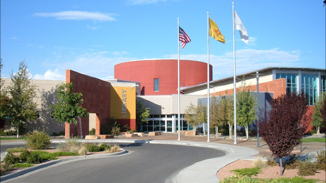 farmington-nm-library-wikimedia-357.jpg