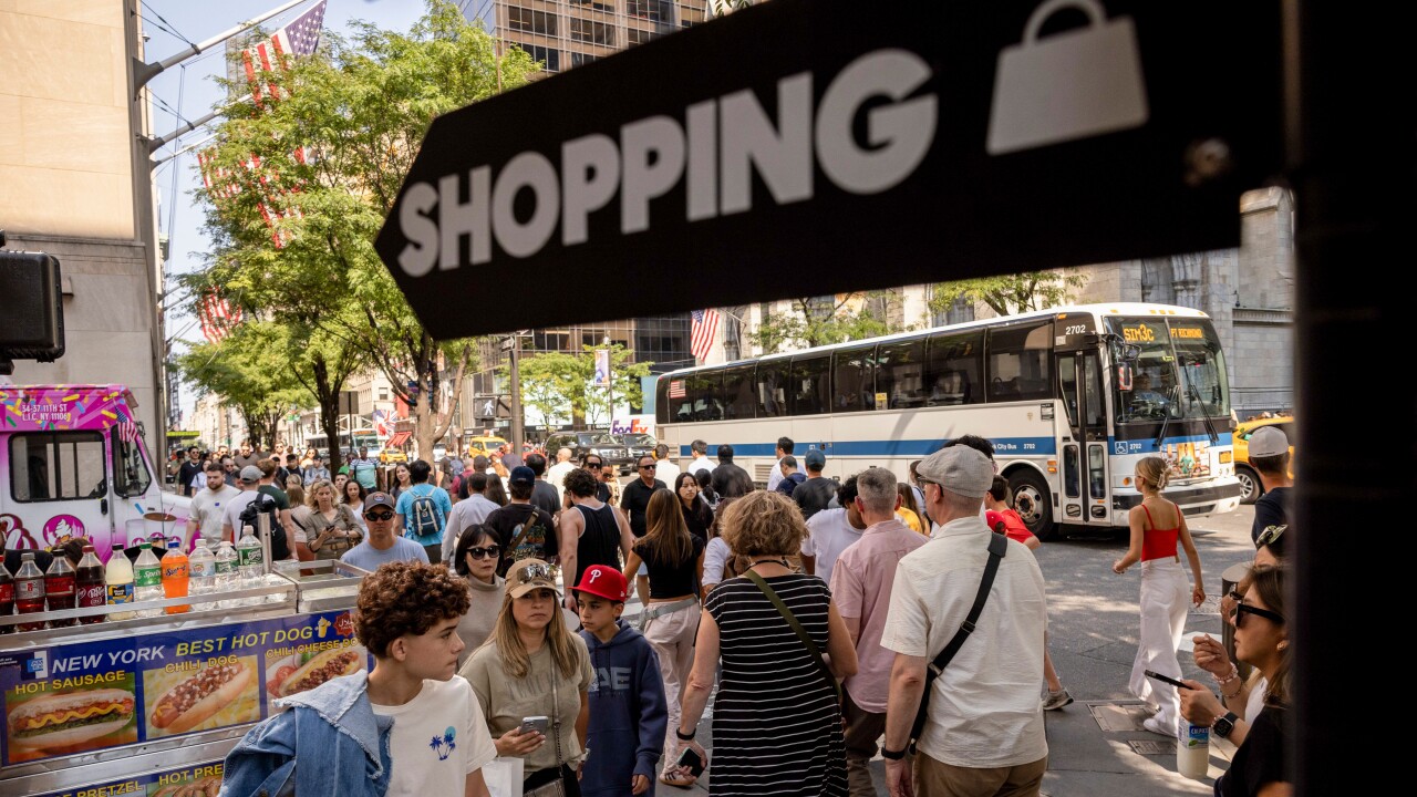 NYC Shoppers Ahead Of US Retail Sales Figures Release