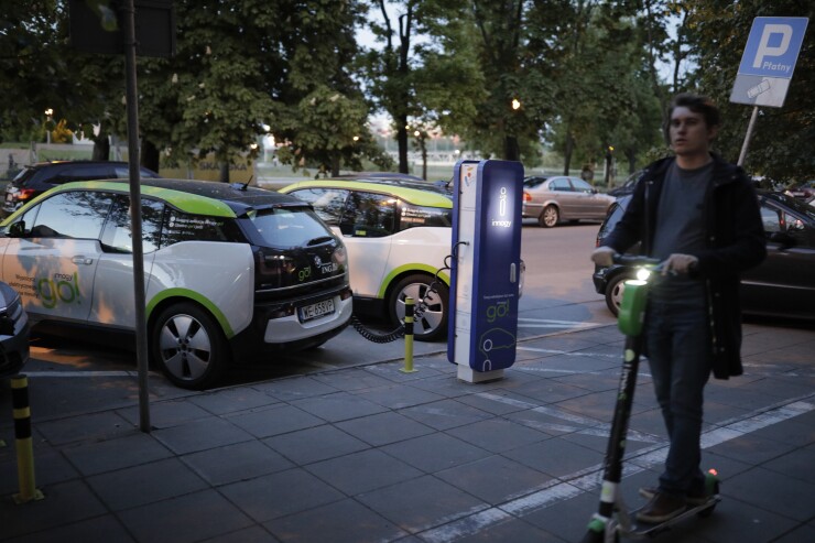 electric-car-BMW-charging-3mb