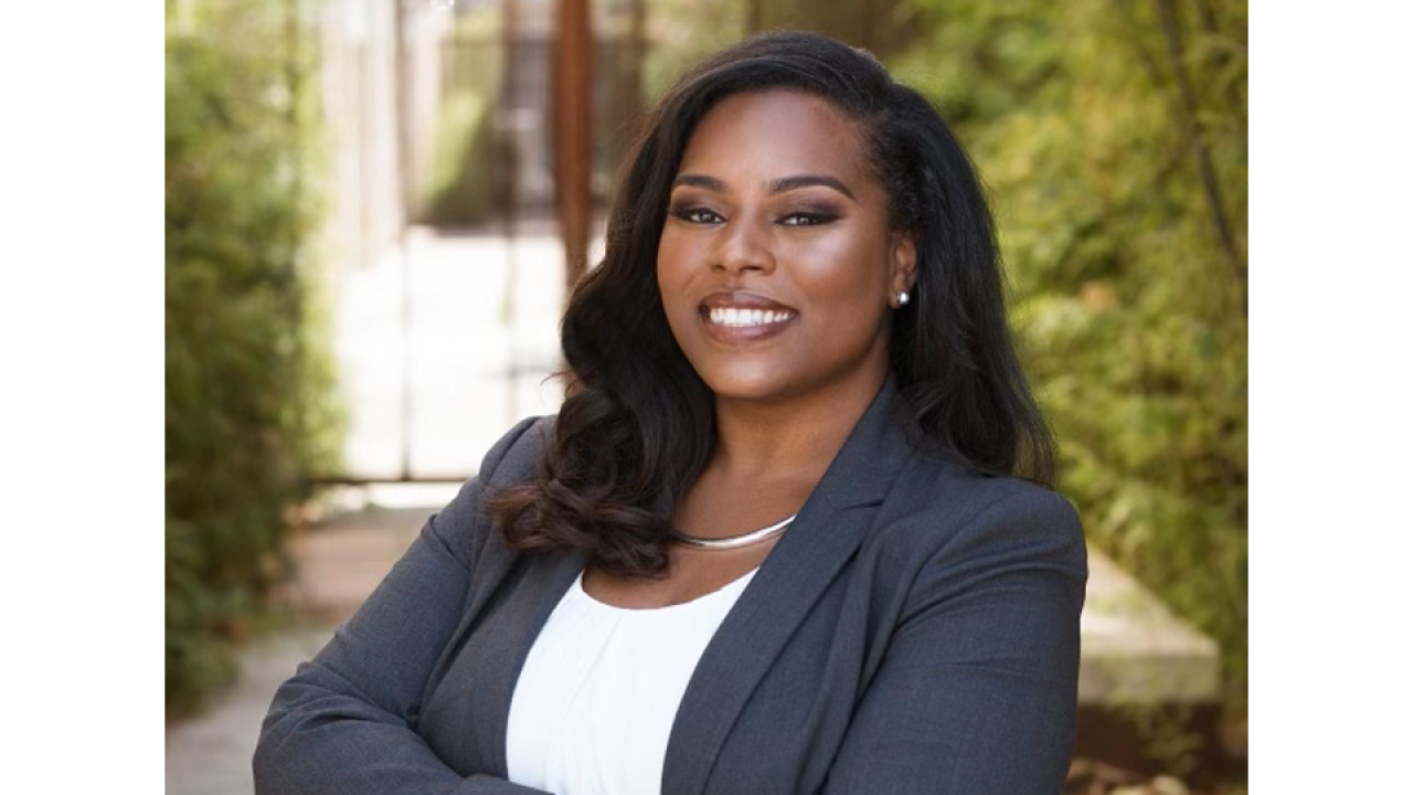 Cortney-Jones,-founder-of-Change-1-cropped.png
