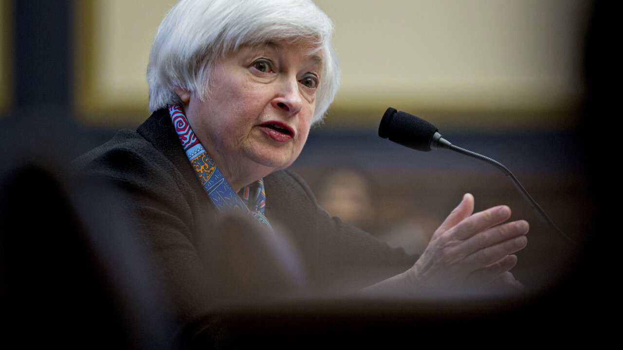 Yellen-Janet-Federal-Reserve-gesturing-Bloomberg-News