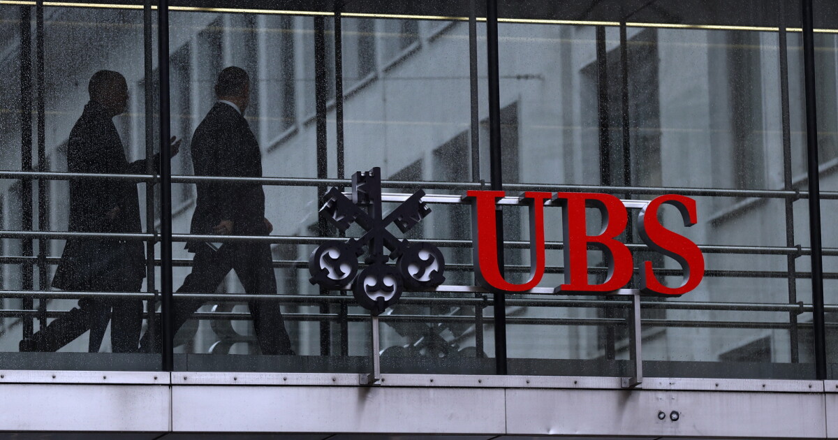 UBS questioned by senator over 0M tax evasion case UBS questioned by senator over 0M tax evasion case