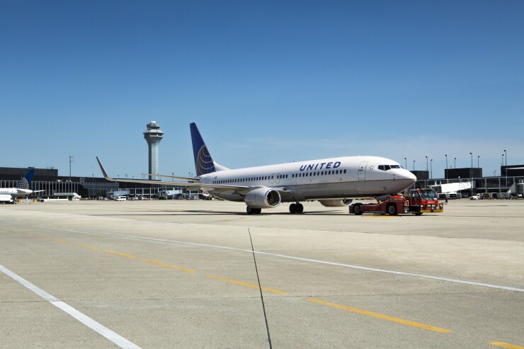 ohare-chicago-united-plane