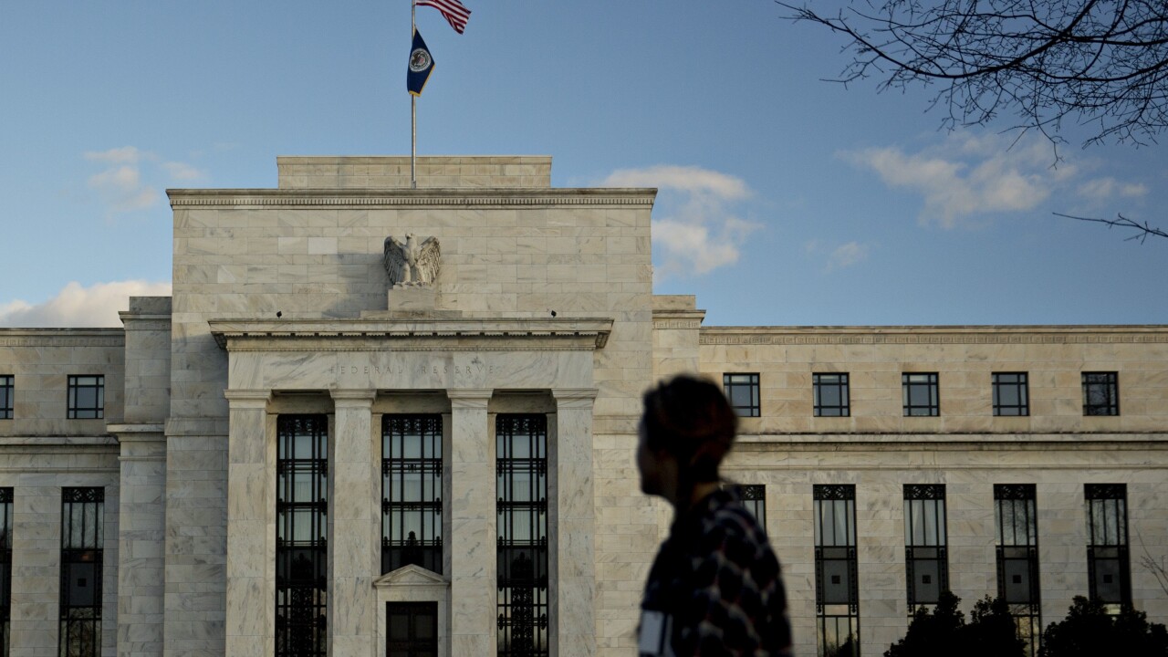 federal-reserve-building-bloomberg-iag-2016