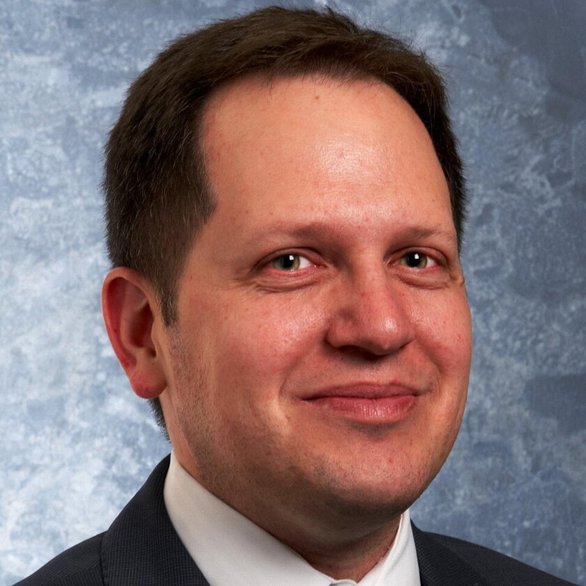 Arcady Lapiro is founder and CEO of Agora Services