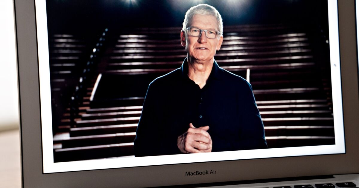 Apple Card helps provide ‘historic’ earnings, even as consumer spending fell