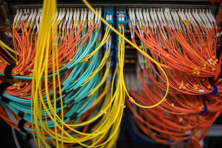 di-server-stock-012023