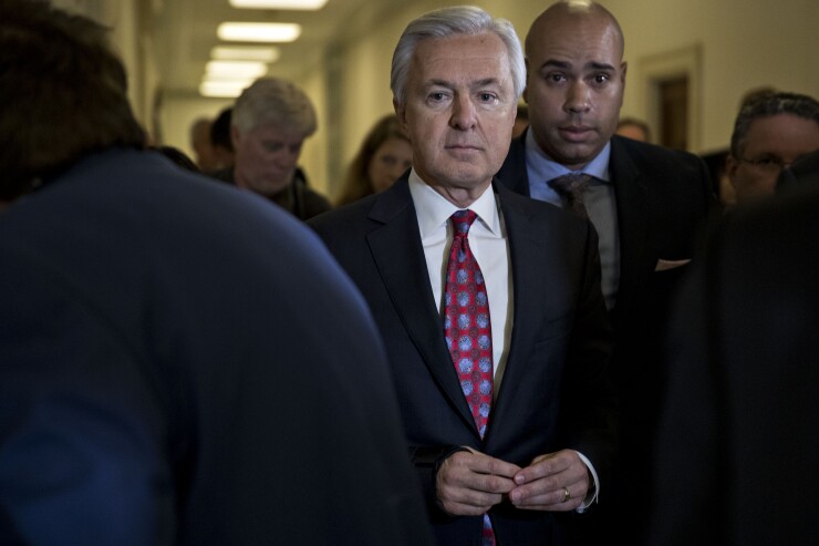 Stumpf-John-Wells-Fargo-ex-CEO-at-Capitol-building-Bloomberg