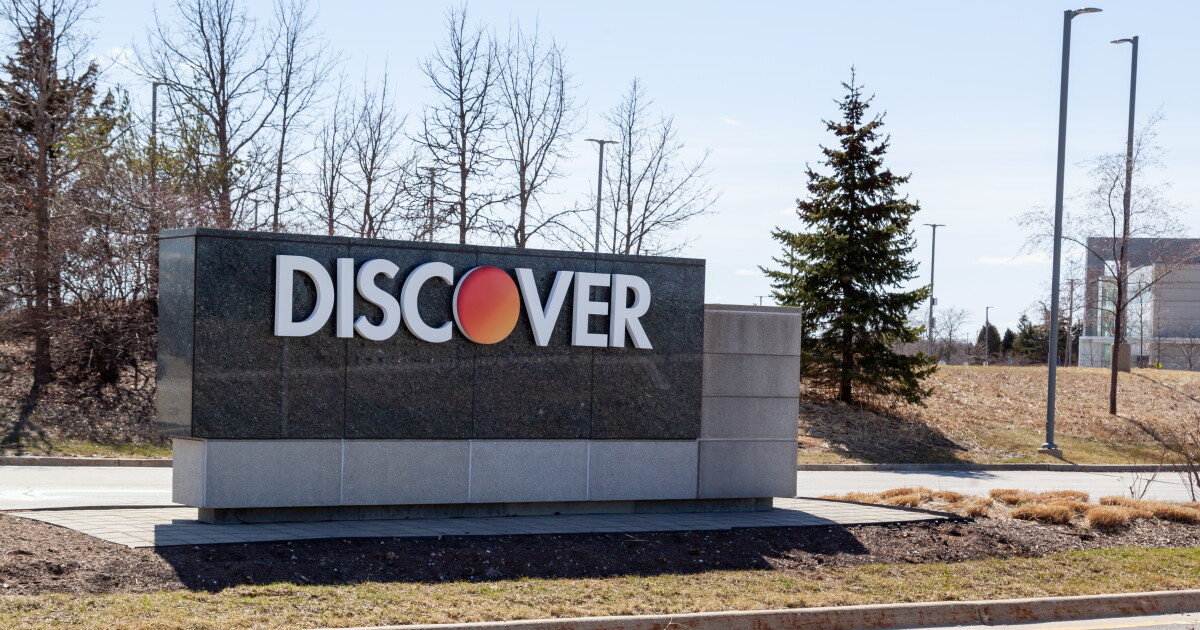 Discover Ceo Former Discover executive says she was 'scapegoat' for legal troubles ...