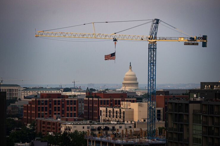 washington-dc-capitol-crane