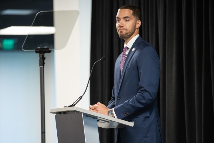 Houston Controller Chris Hollins