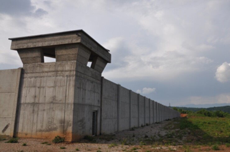 prison-watchtower-fotolia.jpg