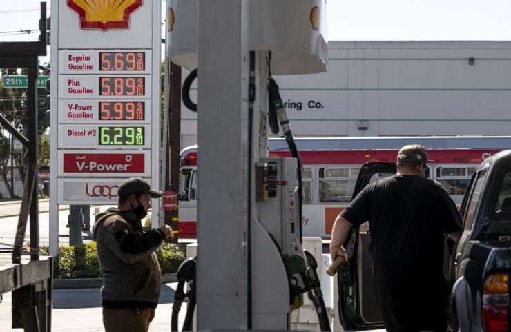 gasoline-fuel-prices-california-bl-20220307