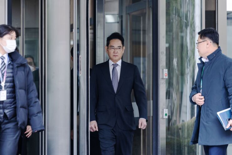 lee-jay-samsung-court.jpg