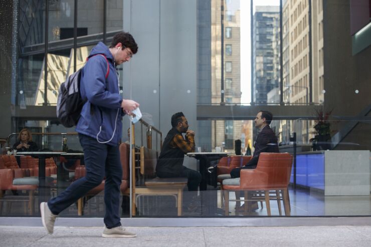 Toronto Bankers Trickle Back Downtown, Echoing Wall Street Peers