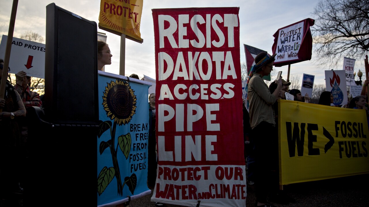DAPL-protest-bl020817