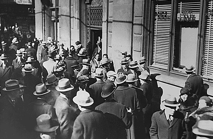 10-bank-run-great-depression-022833.jpg