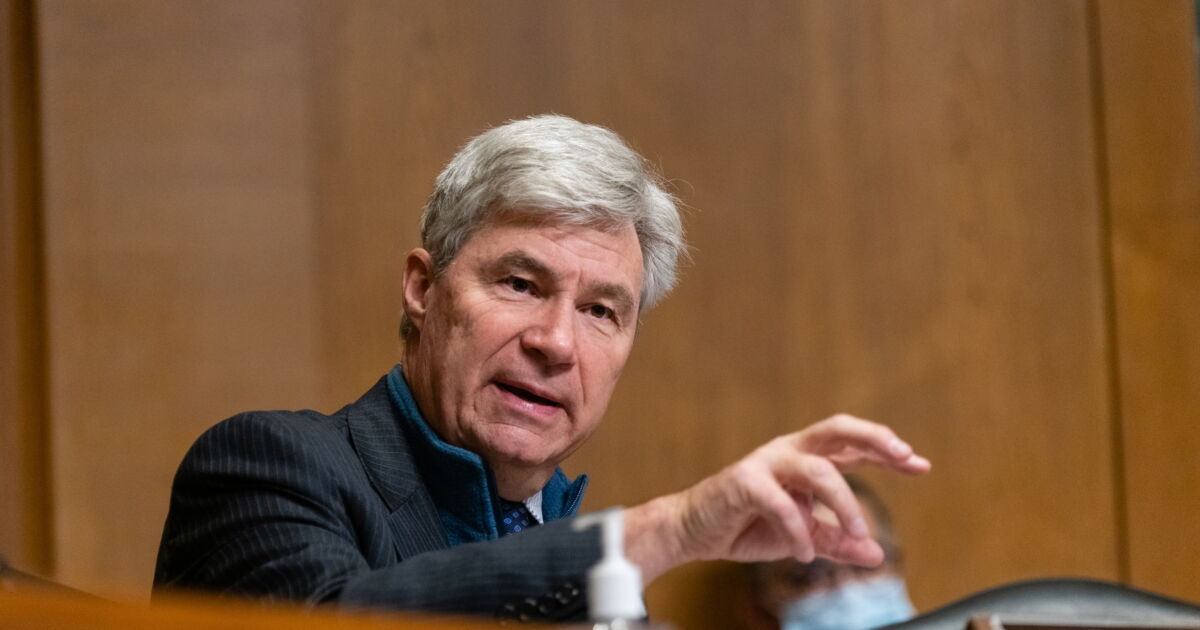 Senators introduce bill to remove tax breaks for mergers Senators introduce bill to remove tax breaks for mergers