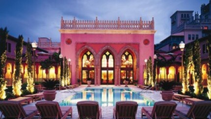 spapalazzooutdoorpool365-hr.jpg