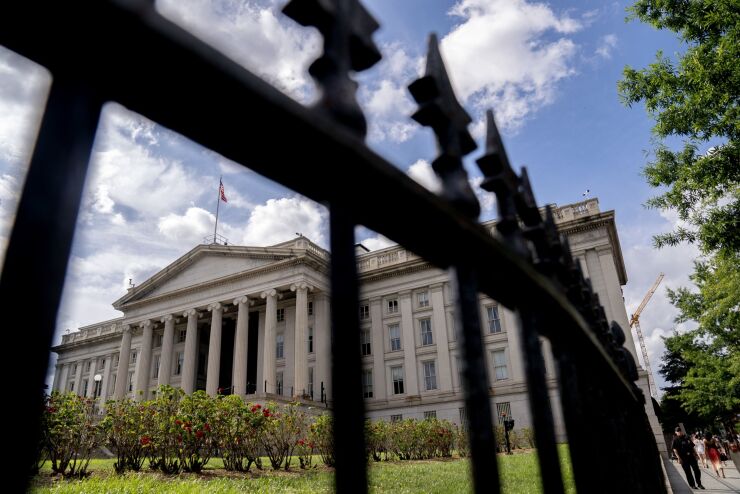 treasury-department-fence.jpg