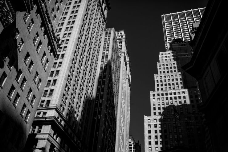 Bond Market Swinging Between Rallies and Routs Dizzies Traders