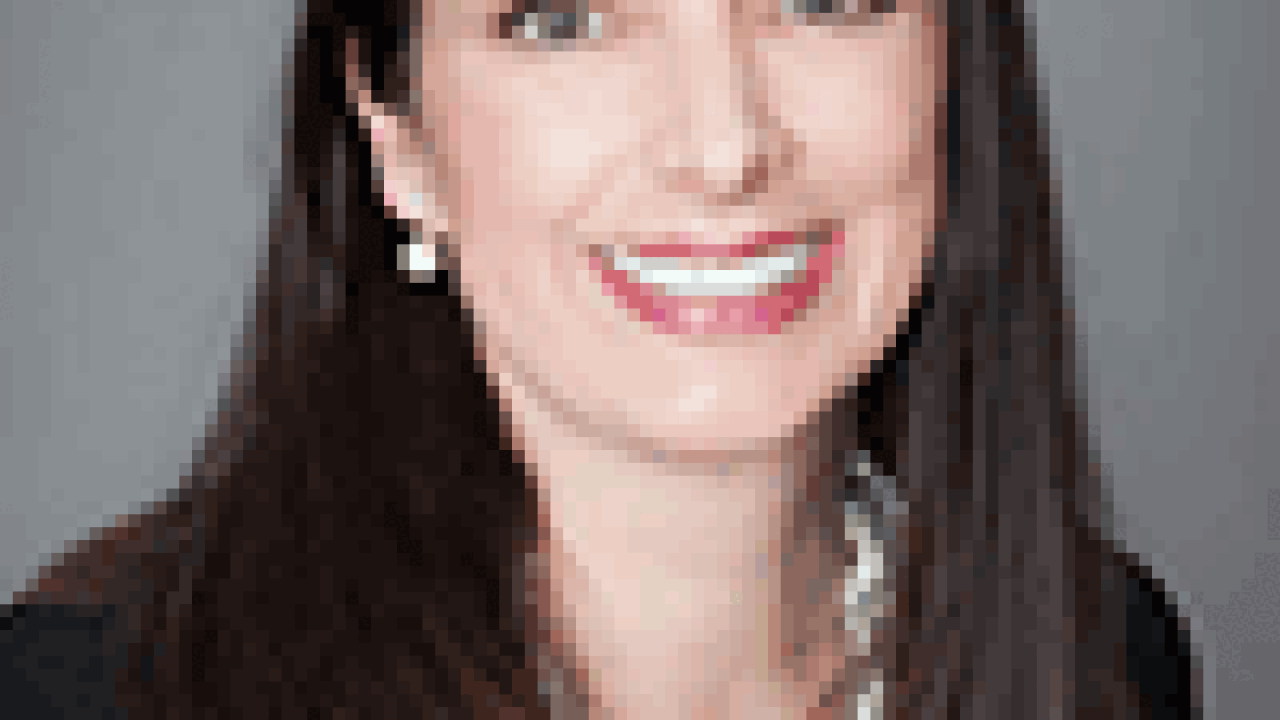 jennifer-hall-100.gif