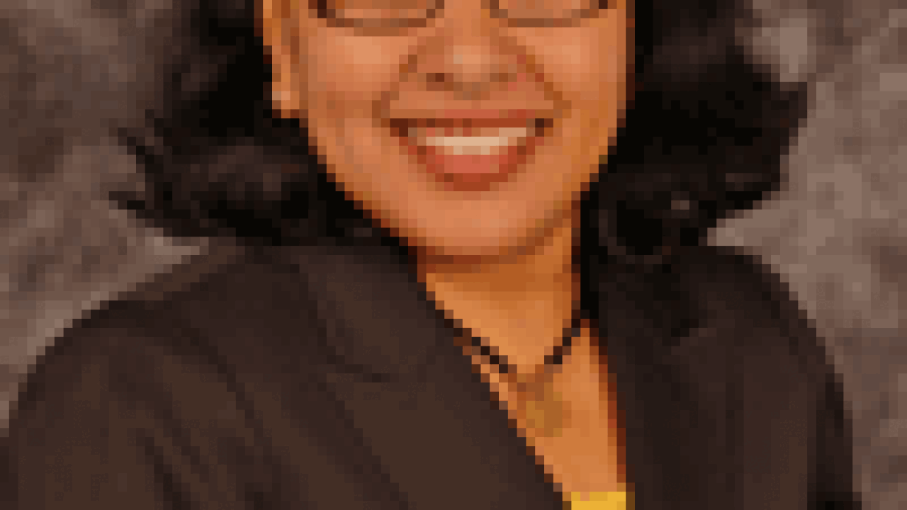 lakshmi-kommi-100.gif