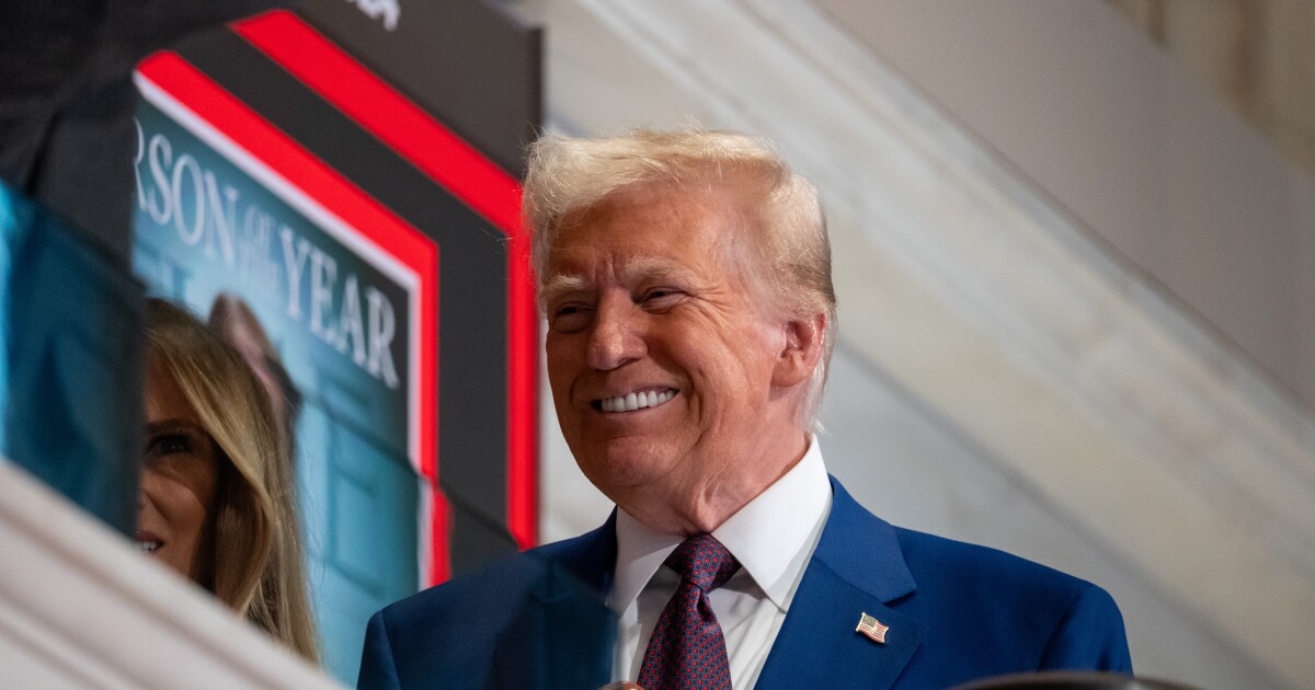 Trump woos Wall Street with corporate tax rate cuts at NYSE visit Trump woos Wall Street with corporate tax rate cuts at NYSE visit