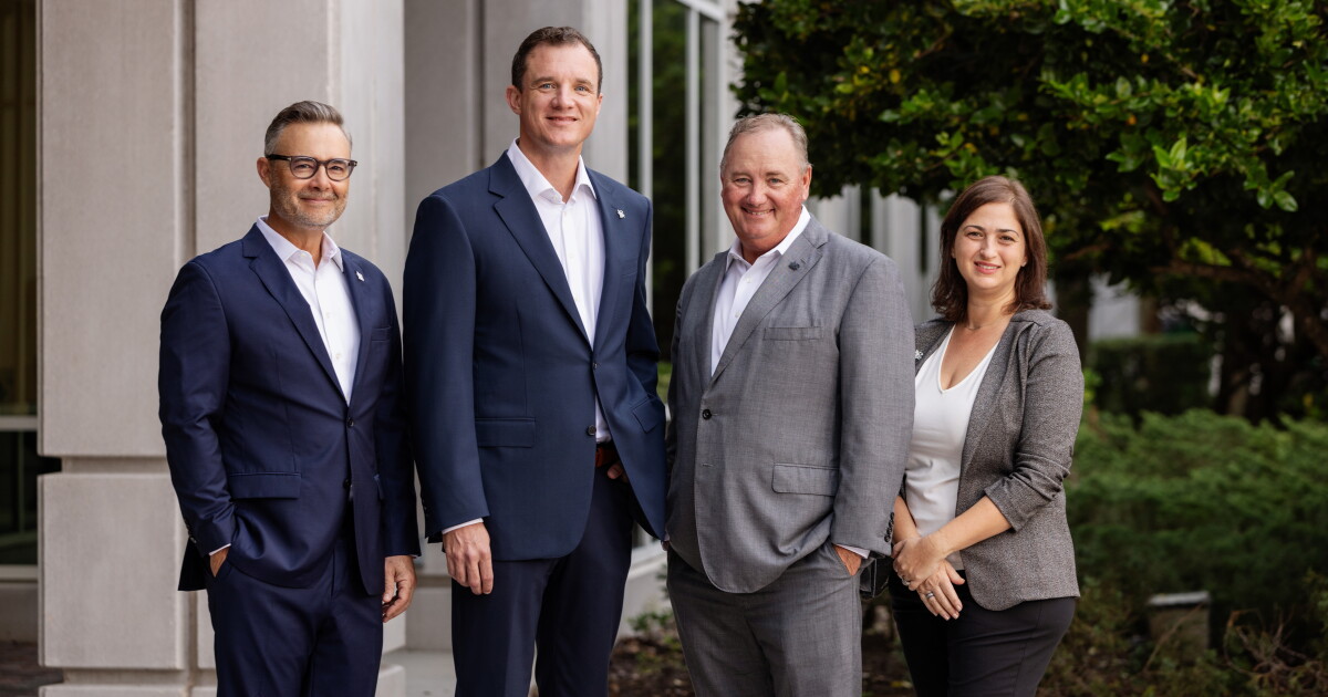 Hedged in by tech barriers, firm founders leave Wells Fargo to start RIA Hedged in by tech barriers, firm founders leave Wells Fargo to start RIA