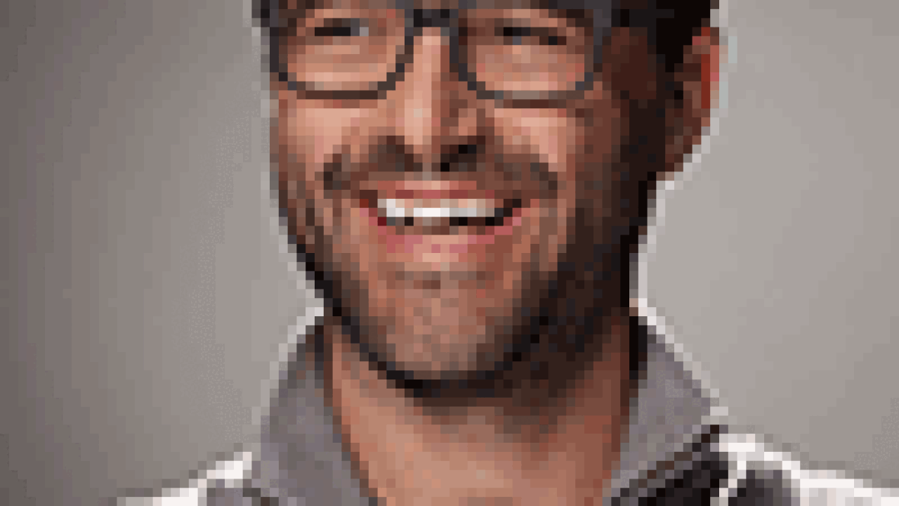 mauricio-comi-100.gif