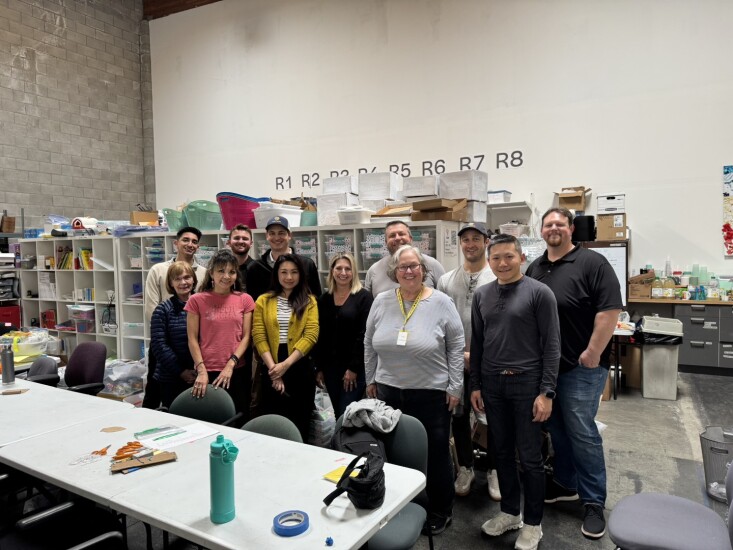 Cardshow/64_Team Hewins - image_1.jpg