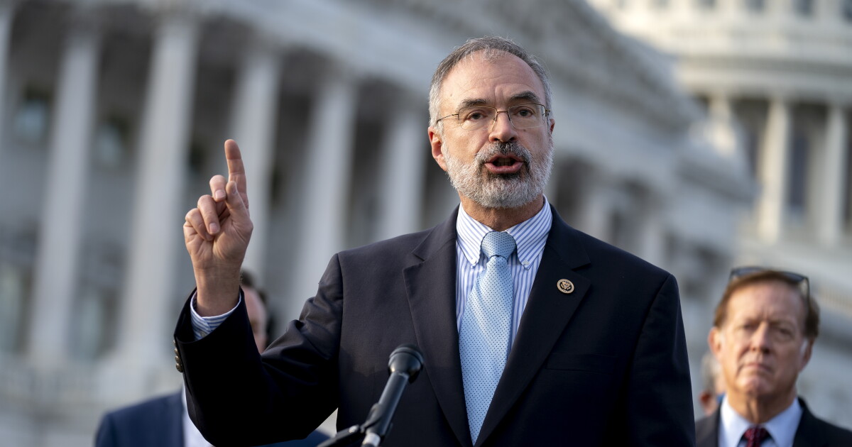 Republican hardliners threaten to block deal on Trump tax bill Republican hardliners threaten to block deal on Trump tax bill