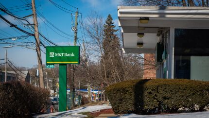 M&T Joins Regional-Bank Merger Rush With $7.6 Billion Deal