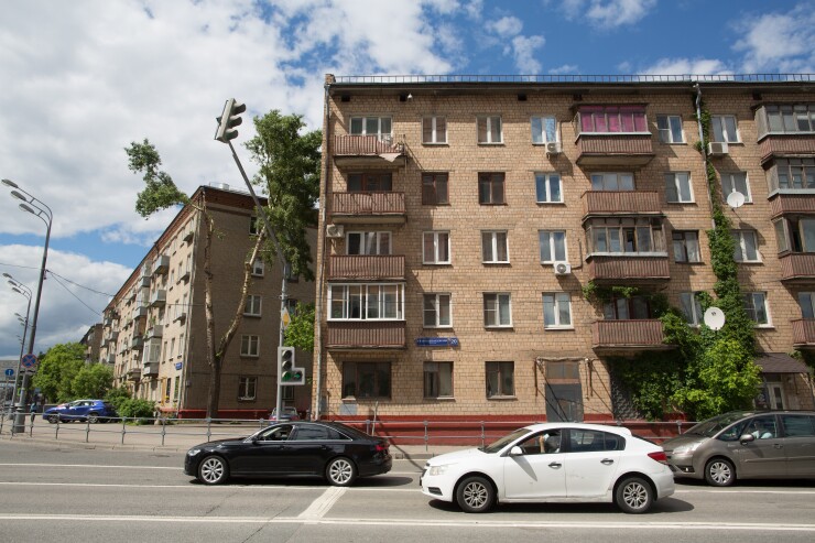 DI-GenericCarTraffic_07182017