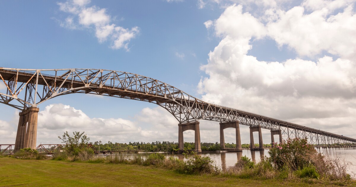 Louisiana lawmakers scuttle .1B bridge P3 Louisiana lawmakers scuttle .1B bridge P3