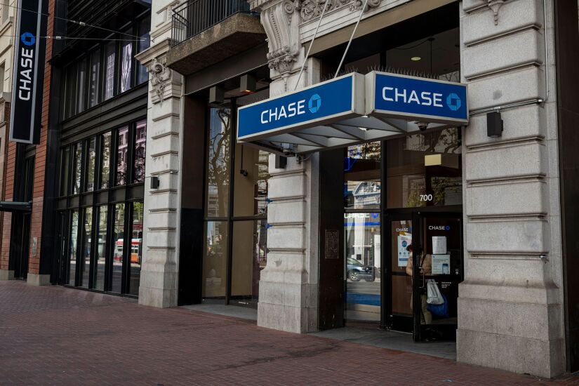 A JPMorgan Chase Bank Branch Ahead Of Earnings Figures