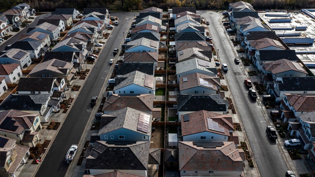 California Homes As Sellers Are Pulling Properties Off Market At Record Pace
