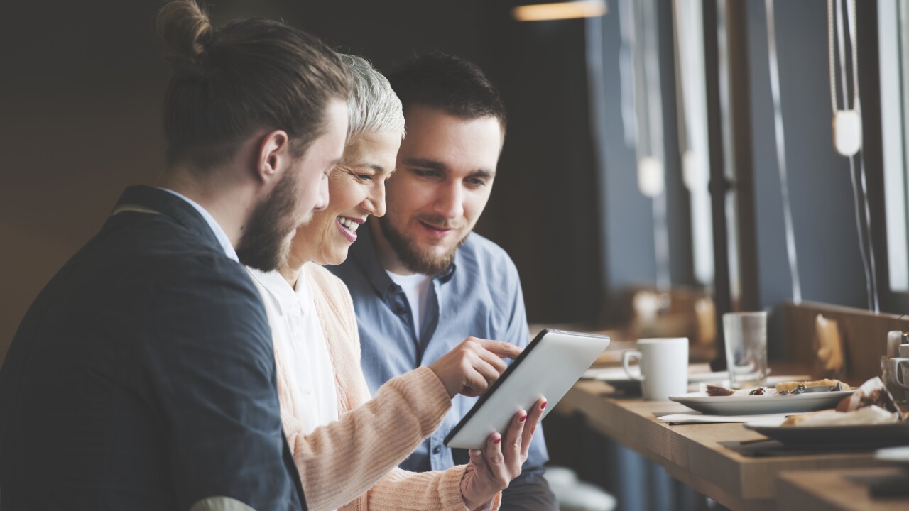 2)Technology vs. human-based advice.jpg