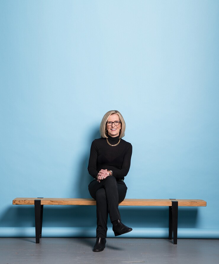 Jana Shoulders blue blackground 0218.jpg